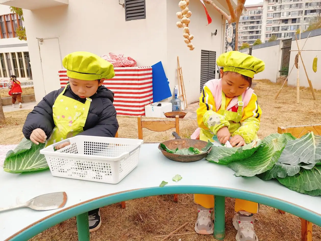 国鸣投资 光明谈：幼儿学厨艺，缘何会走红？